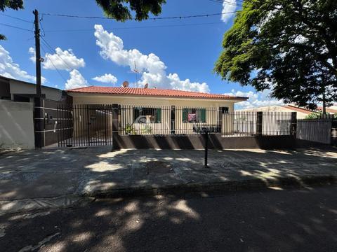 Casa à venda em Maringá, Jardim Alvorada, com 3 quartos, com 140 m²