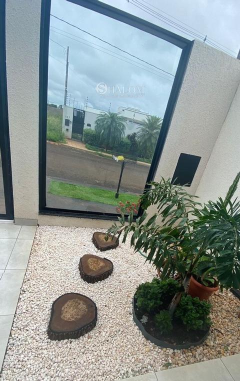 Casa à venda em Maringá, Conjunto Habitacional João de Barro Thaís, com 2 suítes, com 122 m²